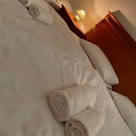 Fueredi Panzio ベッド・アンド・ブレックファスト Tiszafüred