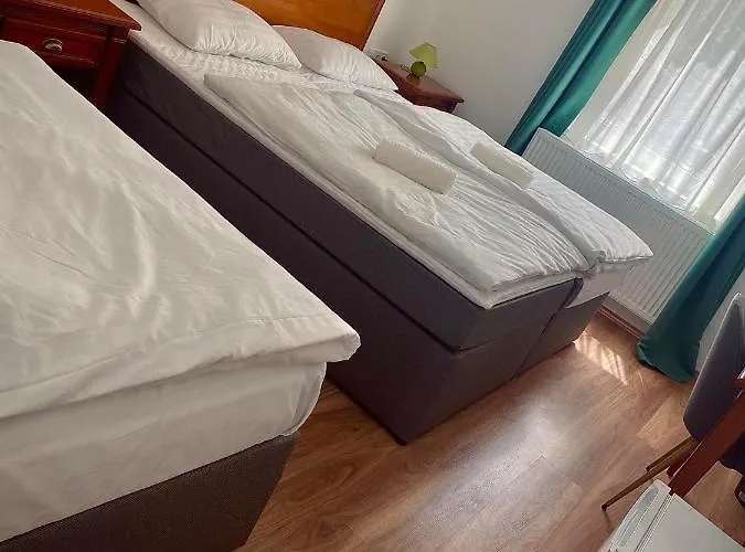 Bed & Breakfast Fueredi Panzio